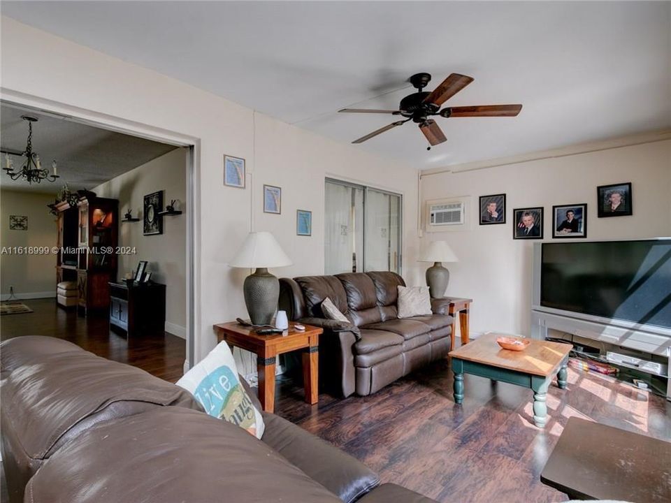 For Sale: $330,000 (2 beds, 2 baths, 1690 Square Feet)