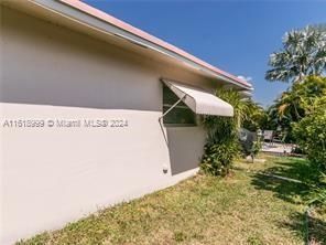 For Sale: $330,000 (2 beds, 2 baths, 1690 Square Feet)