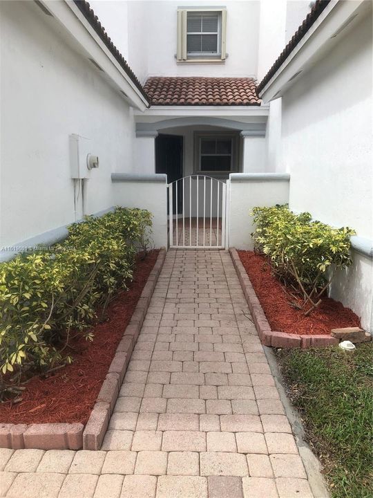 Recently Sold: $535,000 (2 beds, 2 baths, 1356 Square Feet)