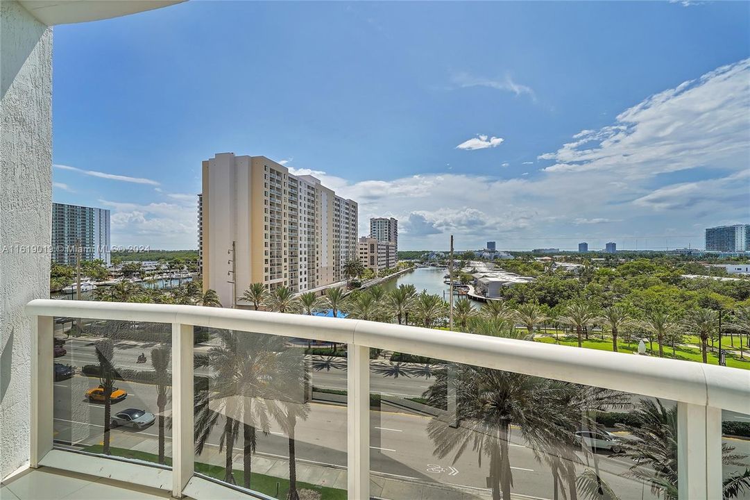 For Sale: $1,750,000 (3 beds, 3 baths, 2327 Square Feet)