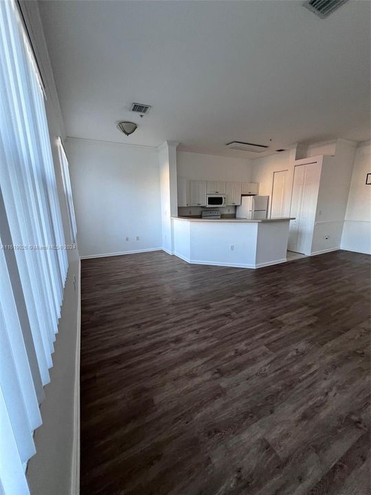 Recently Rented: $2,000 (1 beds, 1 baths, 775 Square Feet)