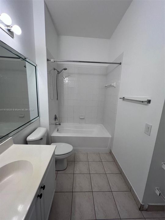 Recently Rented: $2,000 (1 beds, 1 baths, 775 Square Feet)