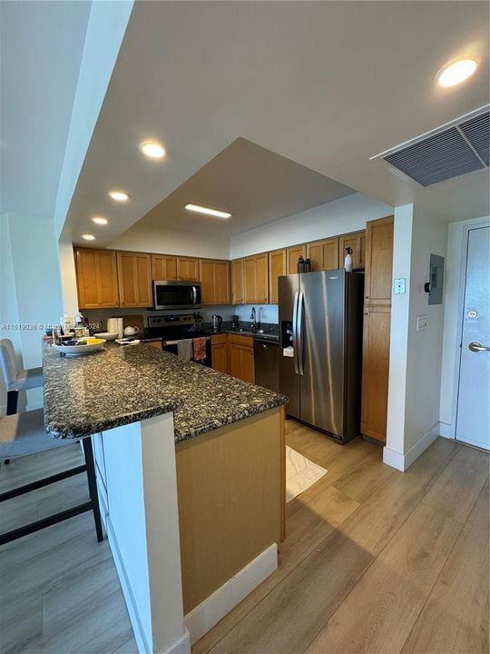 For Sale: $489,000 (1 beds, 1 baths, 900 Square Feet)