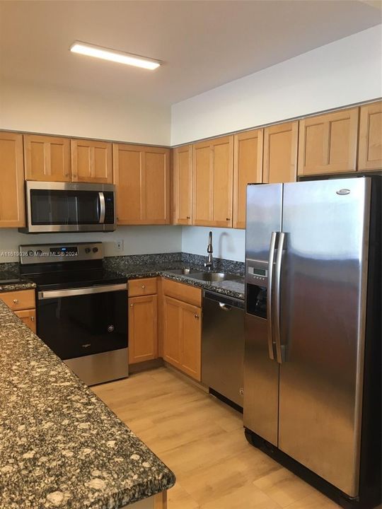 For Sale: $489,000 (1 beds, 1 baths, 900 Square Feet)