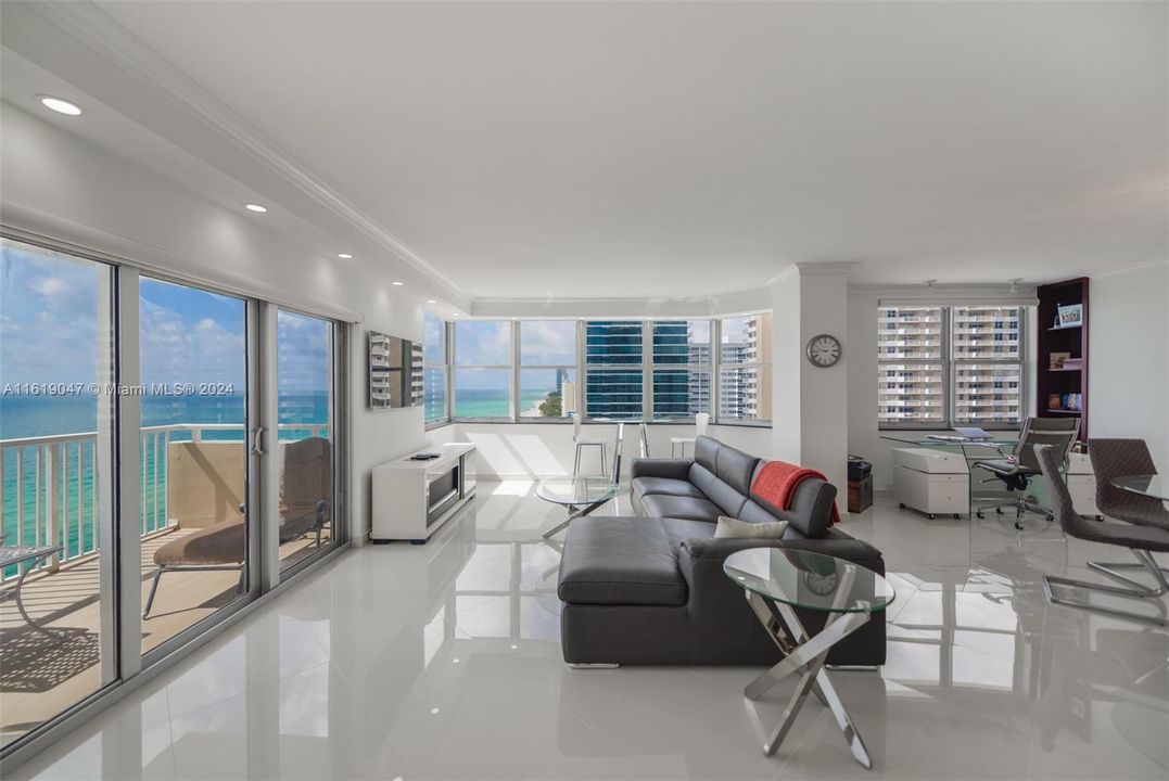 Recently Sold: $1,100,000 (3 beds, 2 baths, 1740 Square Feet)