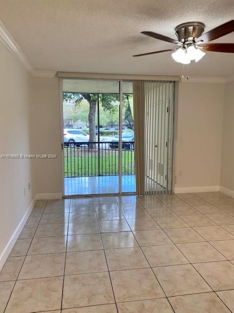 Active With Contract: $2,000 (1 beds, 1 baths, 810 Square Feet)