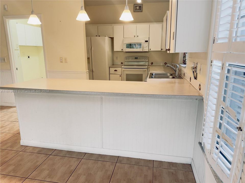 Vendido Recientemente: $389,900 (3 camas, 2 baños, 1818 Pies cuadrados)