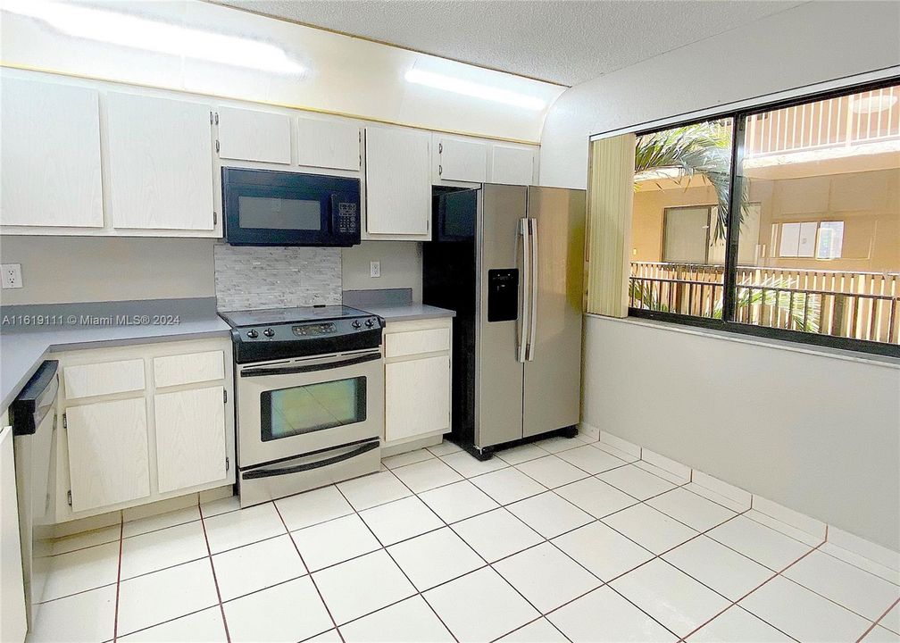 For Rent: $2,300 (2 beds, 2 baths, 1350 Square Feet)