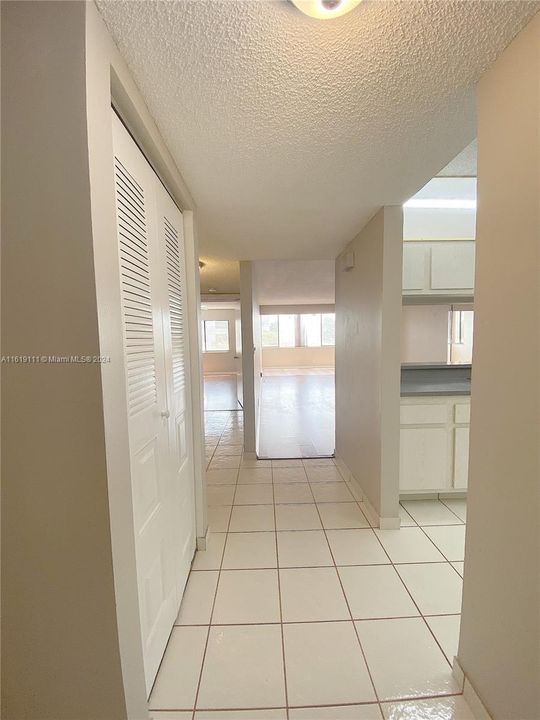 For Rent: $2,300 (2 beds, 2 baths, 1350 Square Feet)