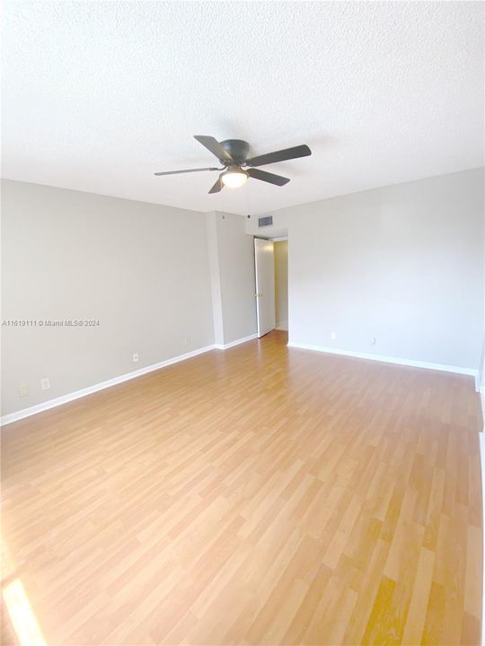 For Rent: $2,300 (2 beds, 2 baths, 1350 Square Feet)