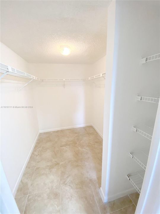 For Rent: $2,300 (2 beds, 2 baths, 1350 Square Feet)