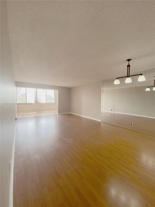 For Rent: $2,300 (2 beds, 2 baths, 1350 Square Feet)