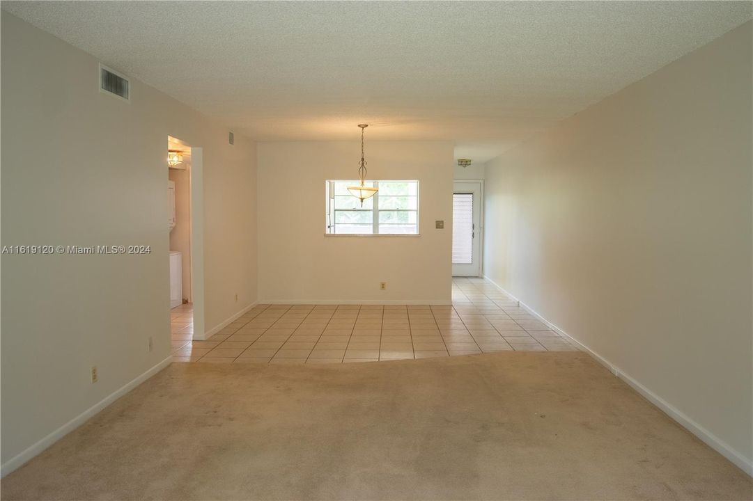 For Sale: $165,000 (2 beds, 2 baths, 1156 Square Feet)