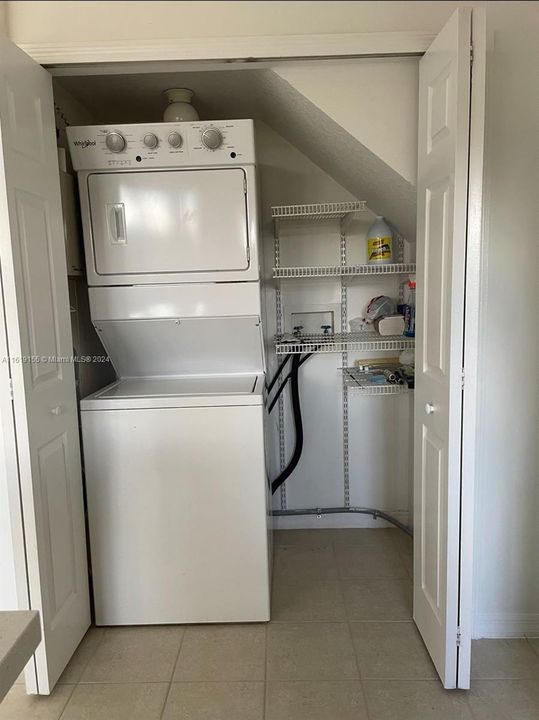 Recently Rented: $2,850 (2 beds, 2 baths, 1050 Square Feet)