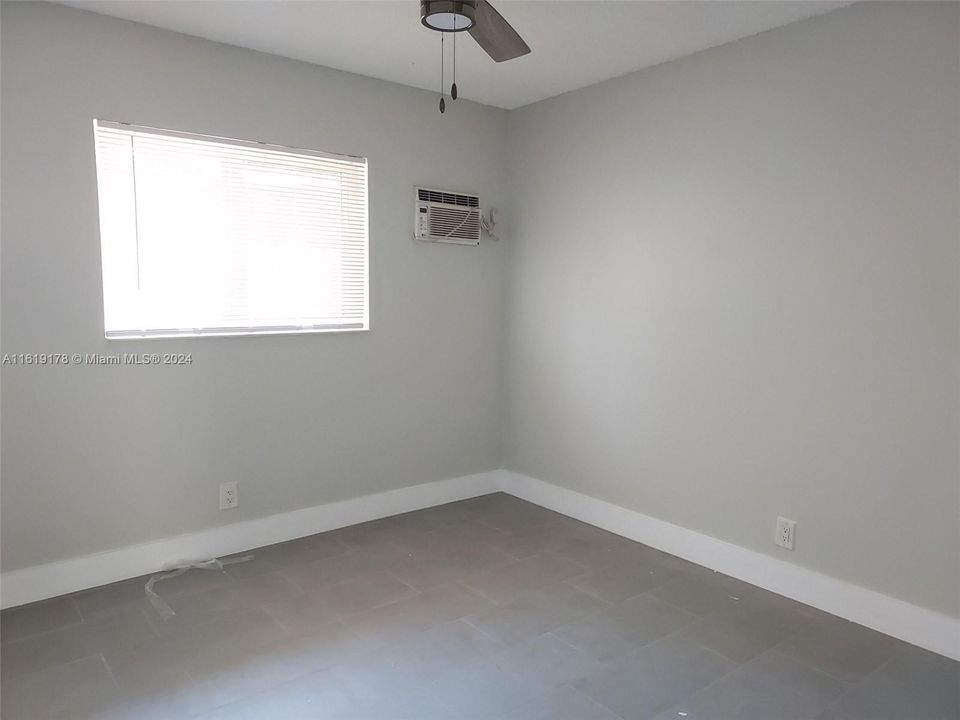 Recently Rented: $2,000 (2 beds, 1 baths, 725 Square Feet)