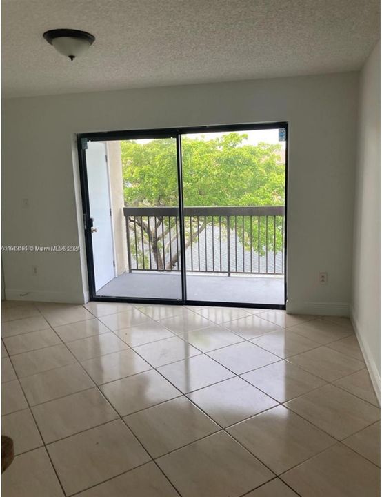 Recently Sold: $199,000 (2 beds, 2 baths, 816 Square Feet)