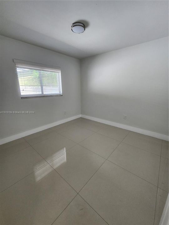 Recently Rented: $2,375 (2 beds, 1 baths, 1482 Square Feet)