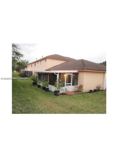 Recently Sold: $454,000 (3 beds, 2 baths, 1204 Square Feet)