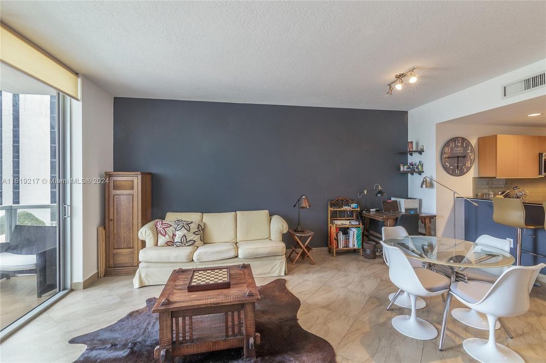 Recently Rented: $2,900 (1 beds, 1 baths, 945 Square Feet)