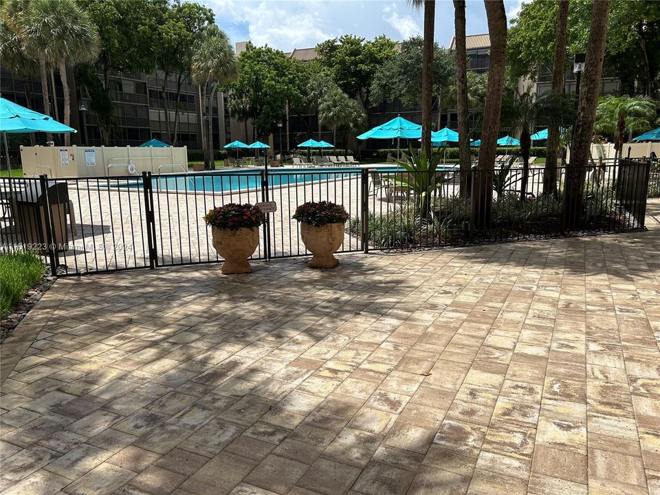 Recently Sold: $325,000 (2 beds, 2 baths, 1383 Square Feet)