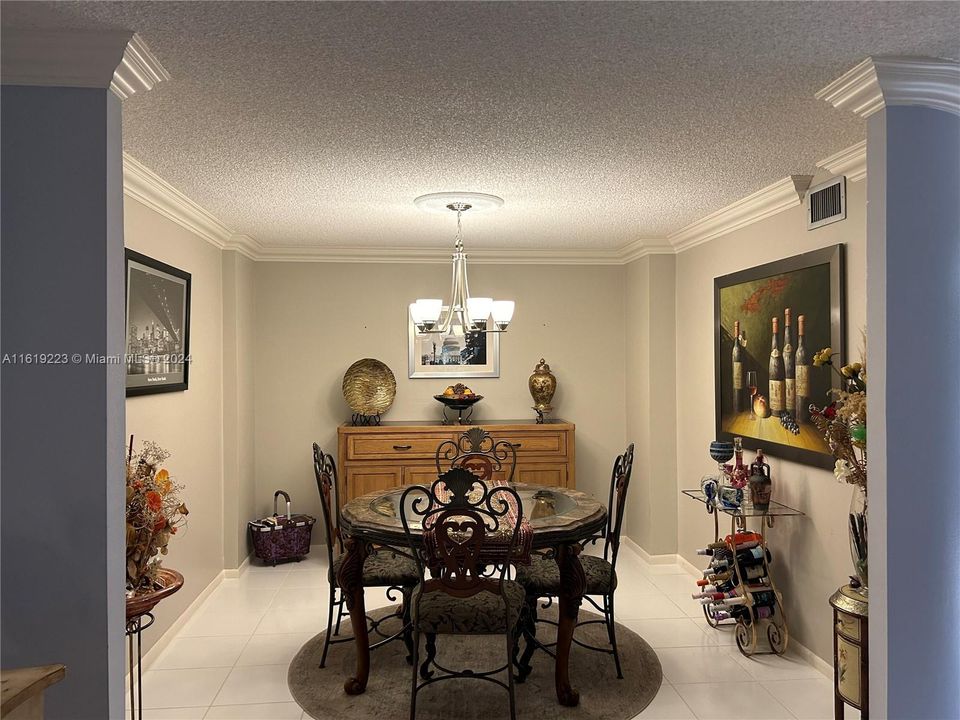 Recently Sold: $325,000 (2 beds, 2 baths, 1383 Square Feet)