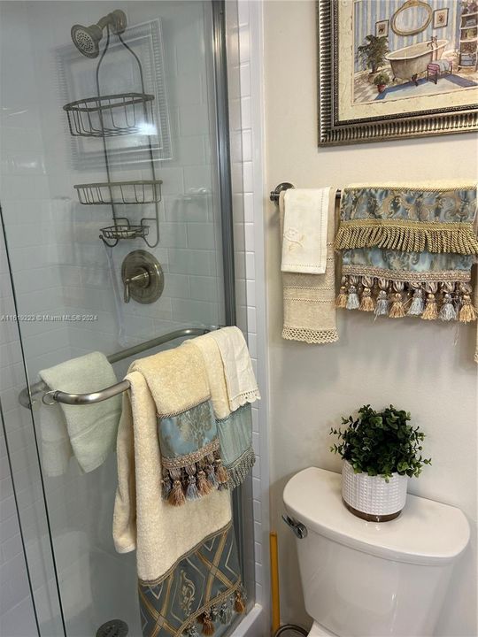 Recently Sold: $325,000 (2 beds, 2 baths, 1383 Square Feet)