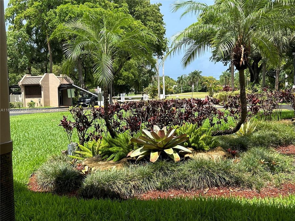 Recently Sold: $325,000 (2 beds, 2 baths, 1383 Square Feet)