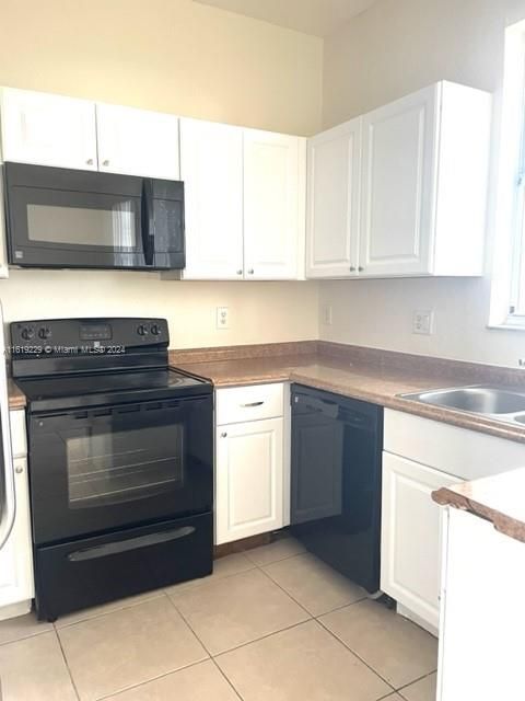 Recently Rented: $2,400 (3 beds, 2 baths, 1508 Square Feet)