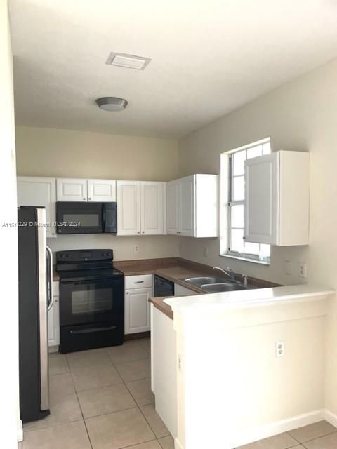 Recently Rented: $2,400 (3 beds, 2 baths, 1508 Square Feet)