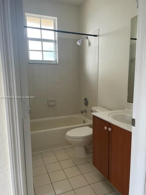 Recently Rented: $2,400 (3 beds, 2 baths, 1508 Square Feet)