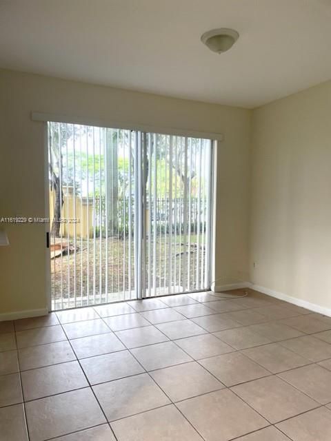 Recently Rented: $2,400 (3 beds, 2 baths, 1508 Square Feet)