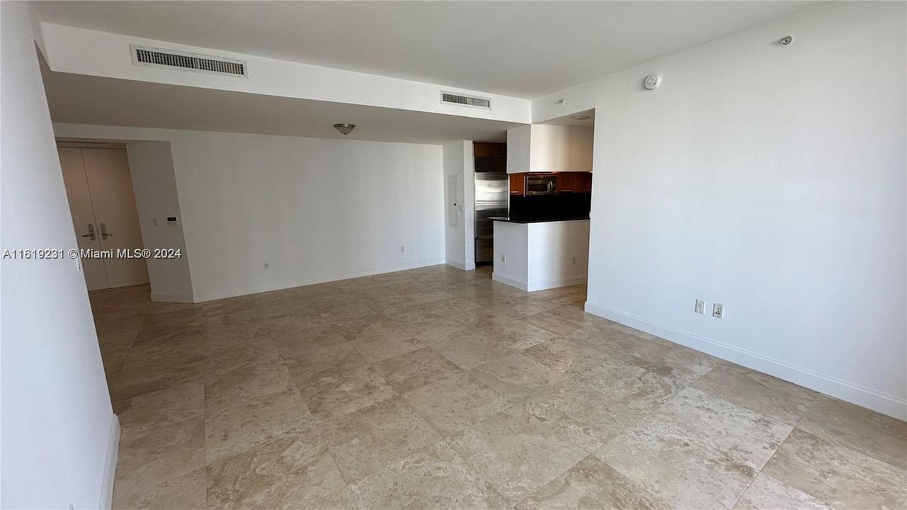 Recently Rented: $3,800 (1 beds, 1 baths, 1031 Square Feet)