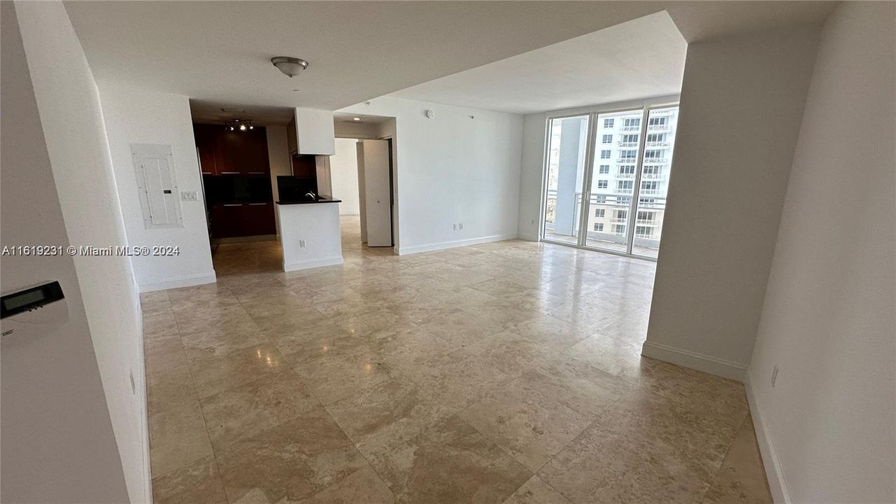 Recently Rented: $3,800 (1 beds, 1 baths, 1031 Square Feet)