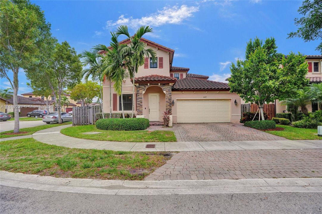 Recently Sold: $780,000 (4 beds, 3 baths, 3145 Square Feet)