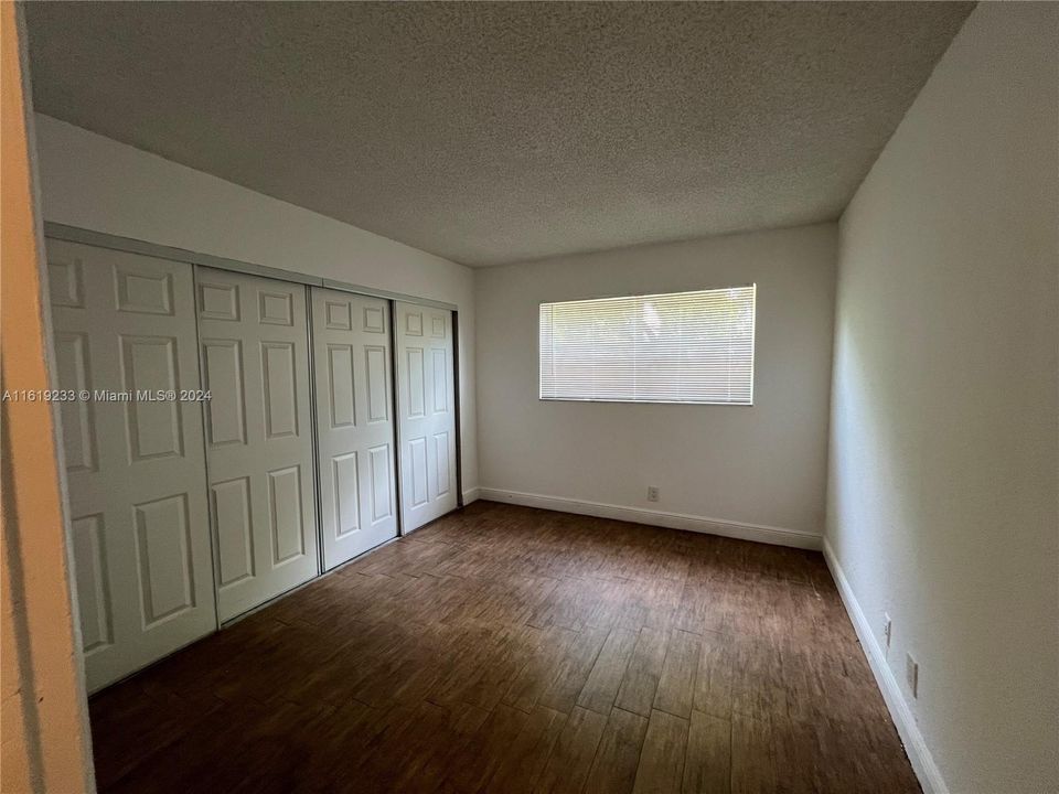 Recently Rented: $1,950 (2 beds, 2 baths, 1081 Square Feet)