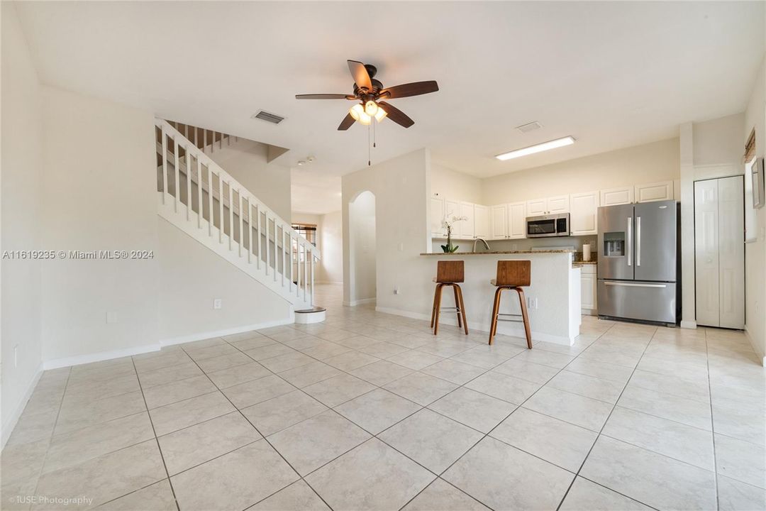 Recently Sold: $515,000 (3 beds, 2 baths, 1733 Square Feet)