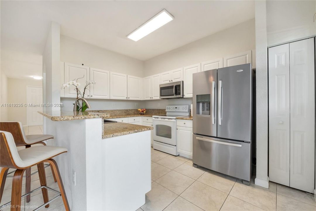 Recently Sold: $515,000 (3 beds, 2 baths, 1733 Square Feet)