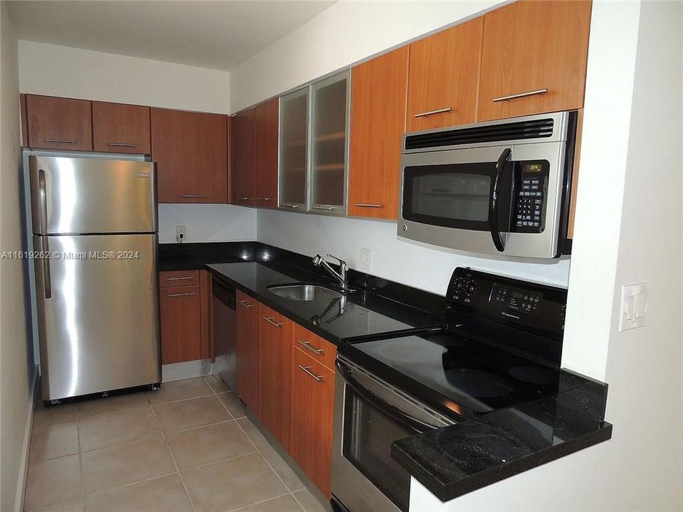 Recently Rented: $2,350 (1 beds, 1 baths, 723 Square Feet)