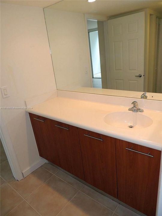 Recently Rented: $2,350 (1 beds, 1 baths, 723 Square Feet)