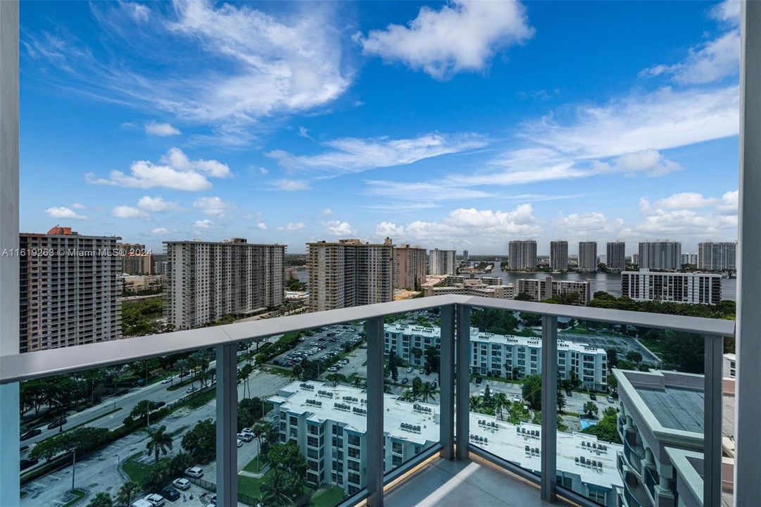 GUEST BEDROOM BALCONY VIEWS