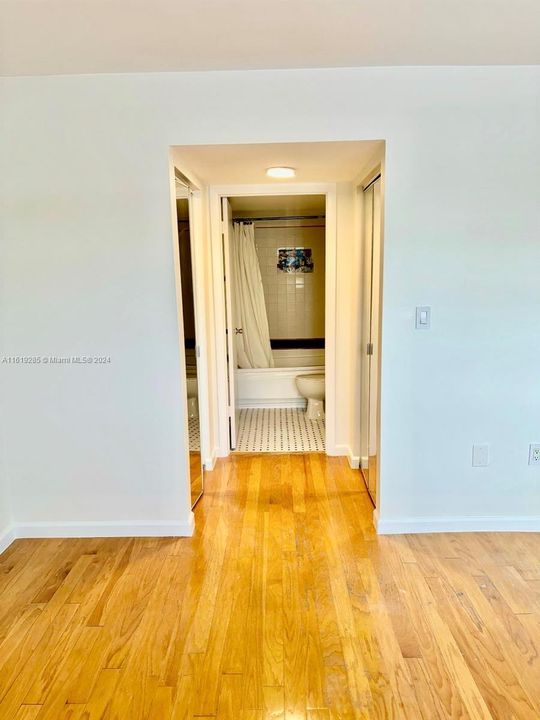 Recently Rented: $2,850 (2 beds, 2 baths, 966 Square Feet)