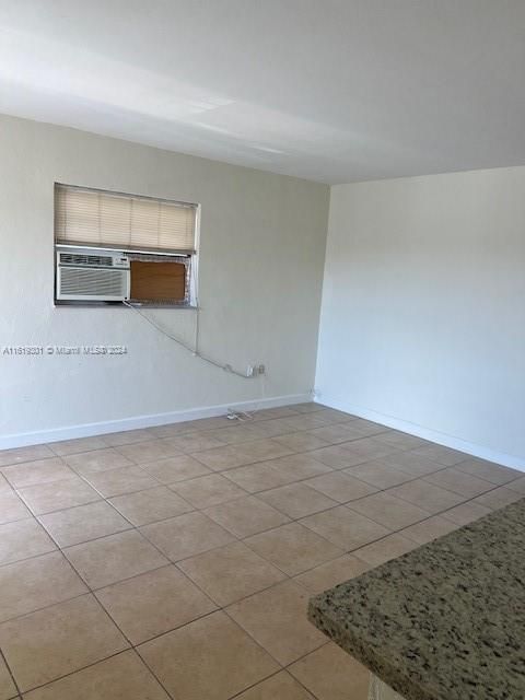 Recently Rented: $1,800 (1 beds, 1 baths, 580 Square Feet)