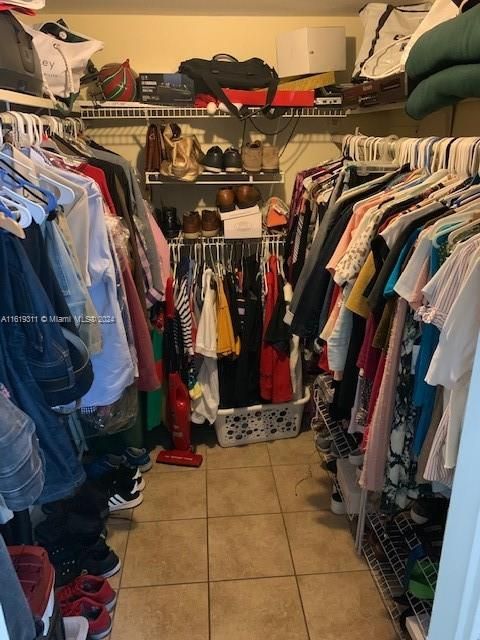 Recently Rented: $1,800 (1 beds, 1 baths, 760 Square Feet)