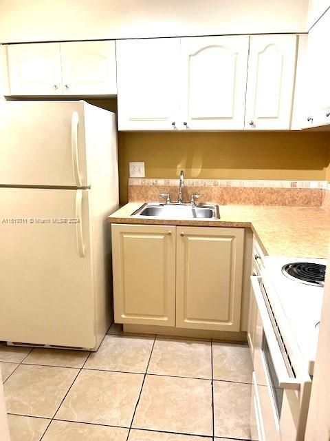Recently Rented: $1,800 (1 beds, 1 baths, 760 Square Feet)
