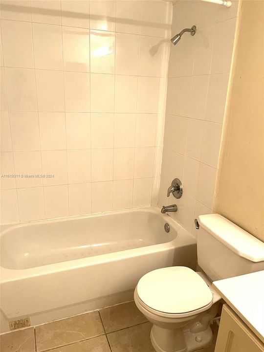 Recently Rented: $1,800 (1 beds, 1 baths, 760 Square Feet)