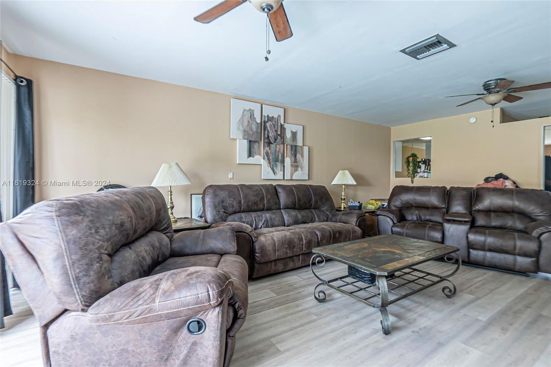 For Sale: $700,000 (4 beds, 2 baths, 2087 Square Feet)