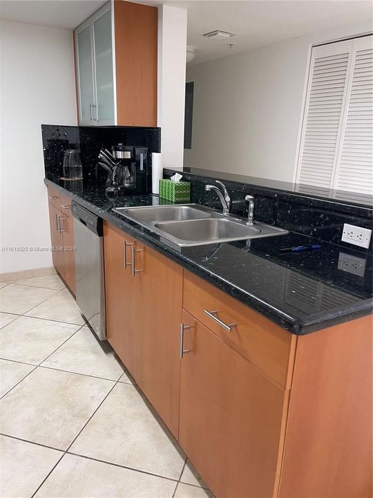 For Rent: $2,900 (2 beds, 2 baths, 1067 Square Feet)