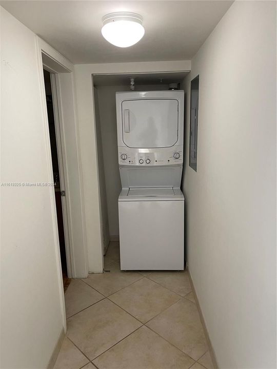 For Rent: $2,900 (2 beds, 2 baths, 1067 Square Feet)