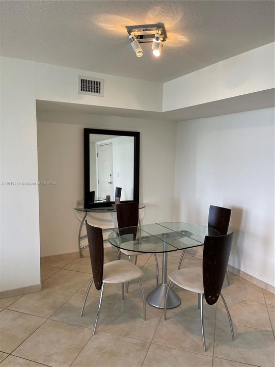 Recently Rented: $2,500 (2 beds, 2 baths, 1067 Square Feet)