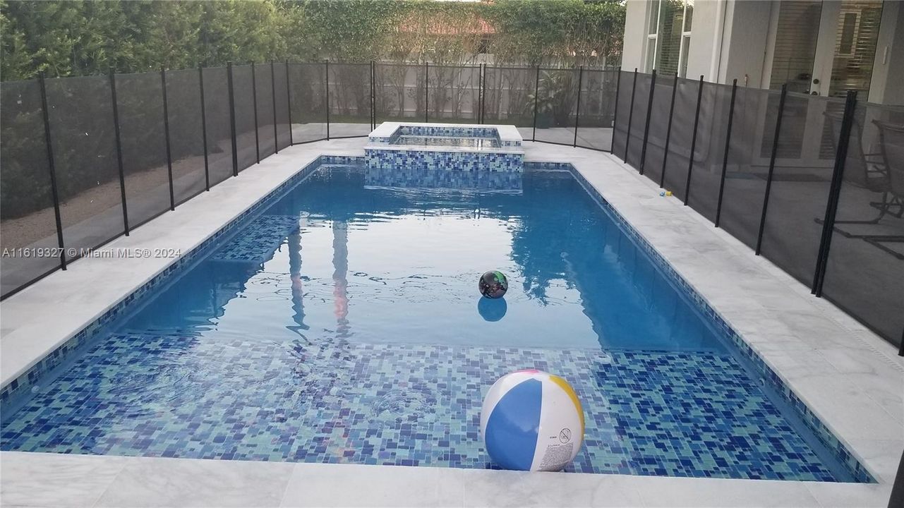 Vendido Recientemente: $950,000 (4 camas, 3 baños, 2586 Pies cuadrados)